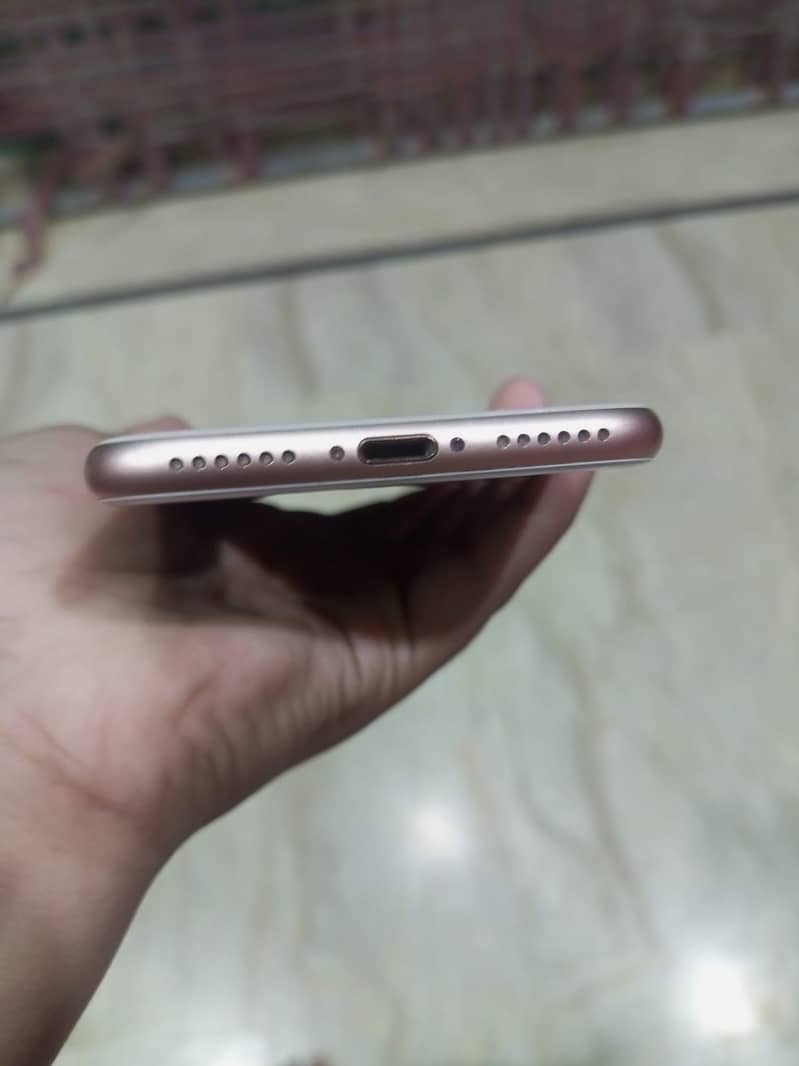 Apple iPhone 8 1