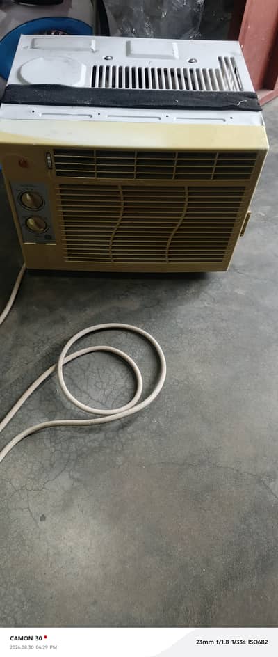 GE General Electric Window AC for sale 0.5 Half Ton