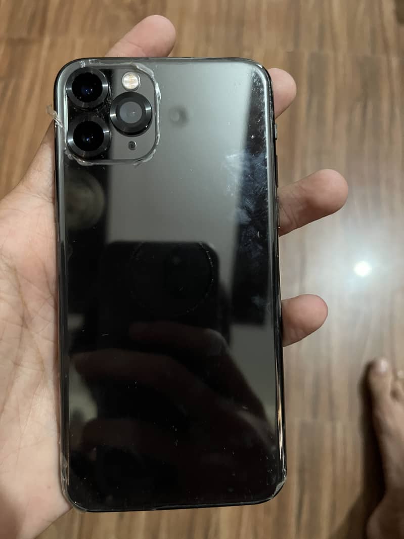 Apple iPhone 11 Pro 4