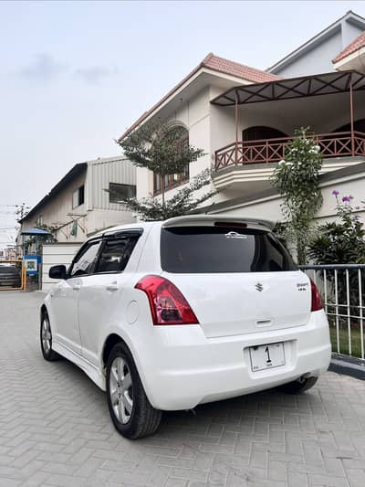 Suzuki Swift DLX 1.3 2013 | Urgent Sale