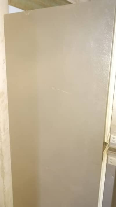 Kenwood, medium to large size, used, minor repaired, perfect running