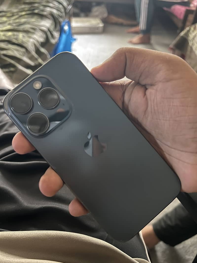 Apple iPhone 15 Pro 0