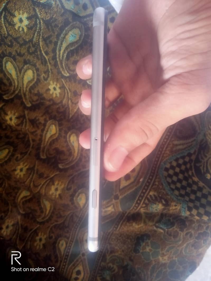 Apple iPhone 6 6