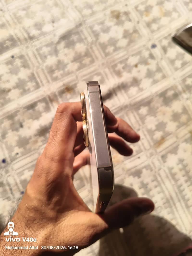 Apple iPhone 13 Pro 6