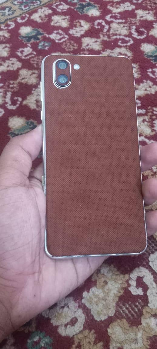 Sharp Aquos R3 5