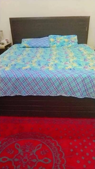 king size bed with side tables
