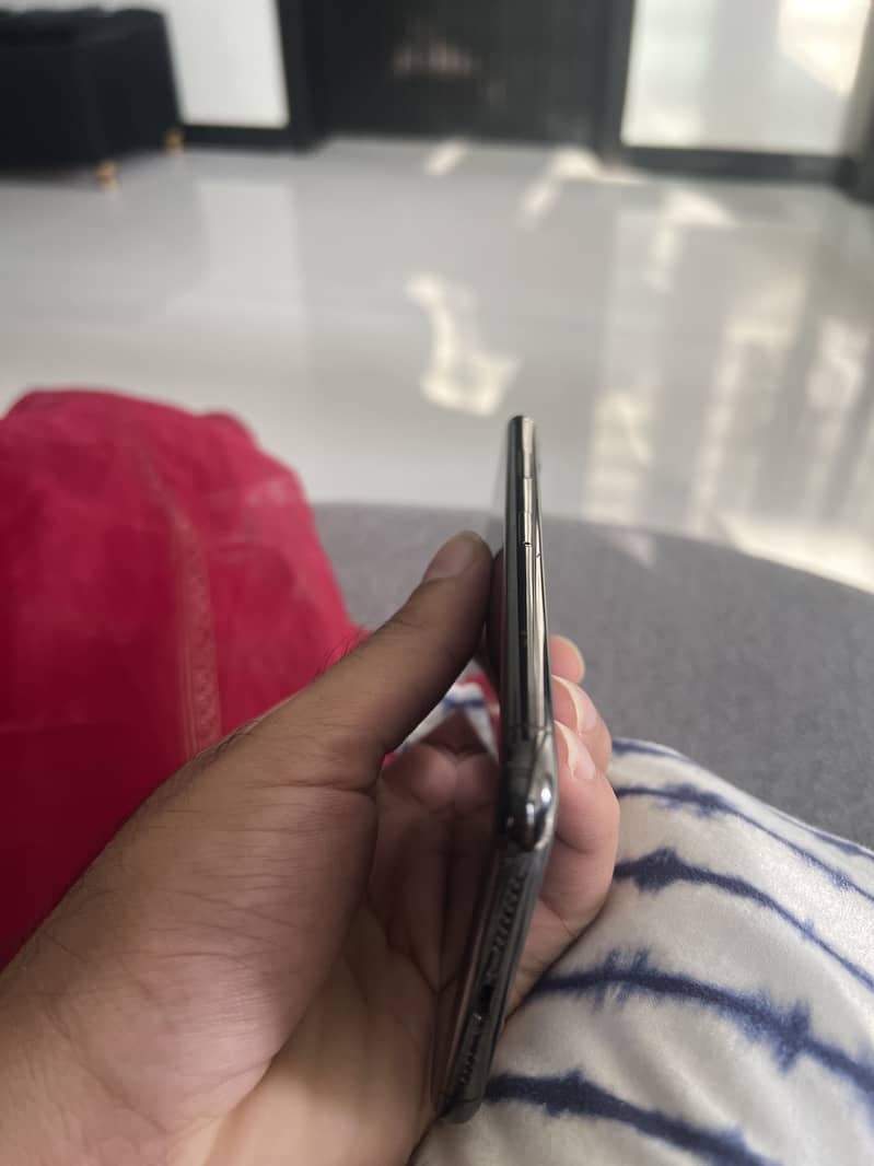Apple iPhone 11 Pro Max 1