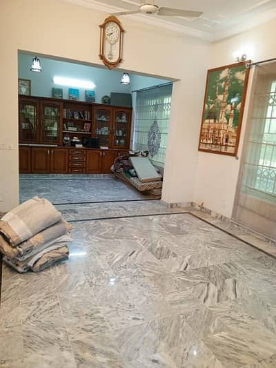 Centrally Located Lower Portion In G-9/4 Is Available For rent