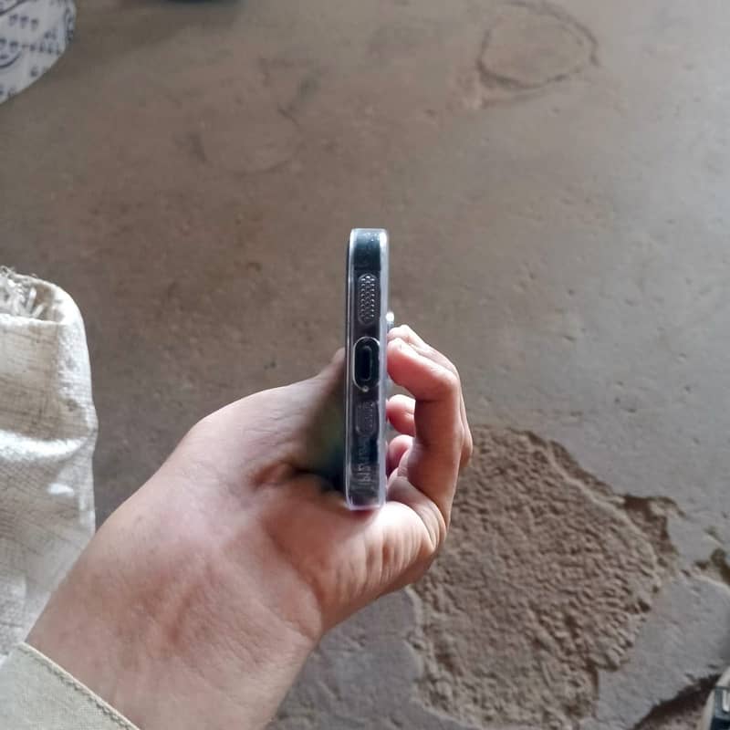 Apple iPhone 12 1