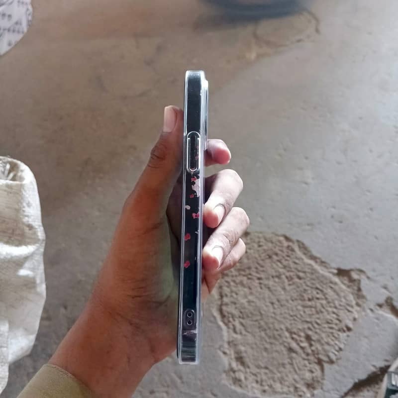 Apple iPhone 12 2