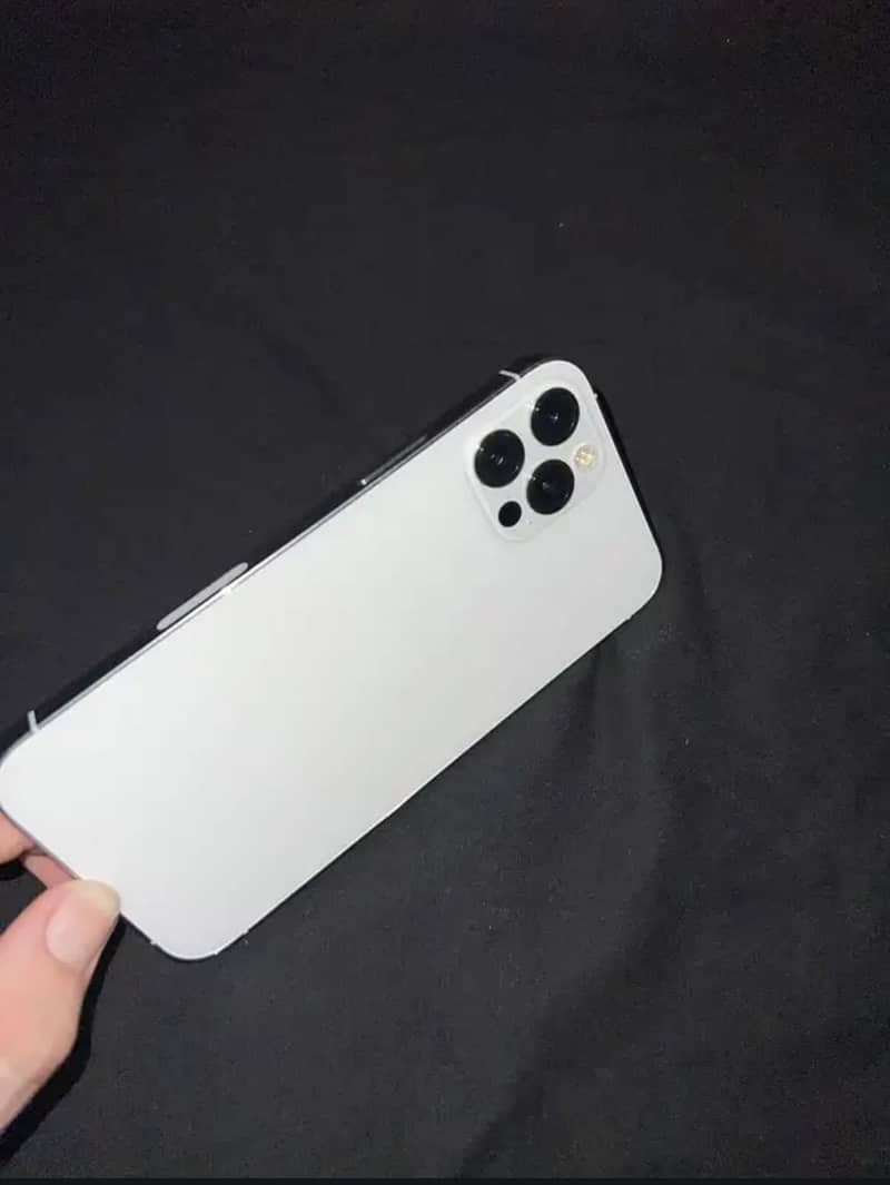 Apple iPhone 12 Pro 2