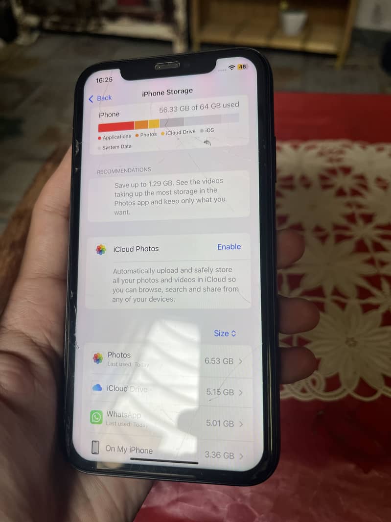 Apple iPhone 11 4