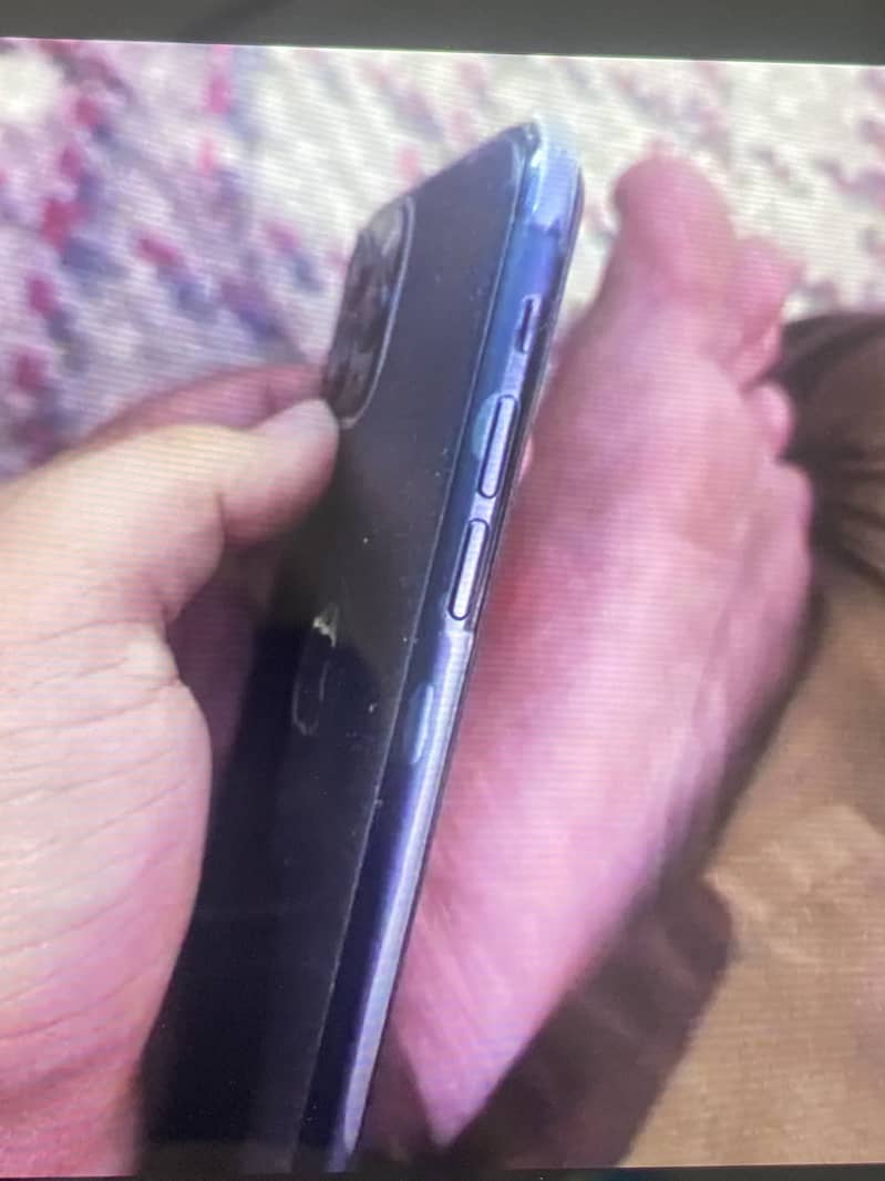 Apple iPhone 11 Pro 1