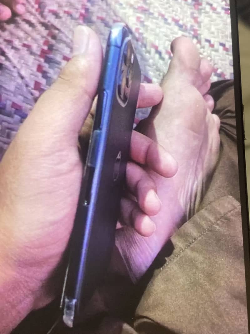 Apple iPhone 11 Pro 2