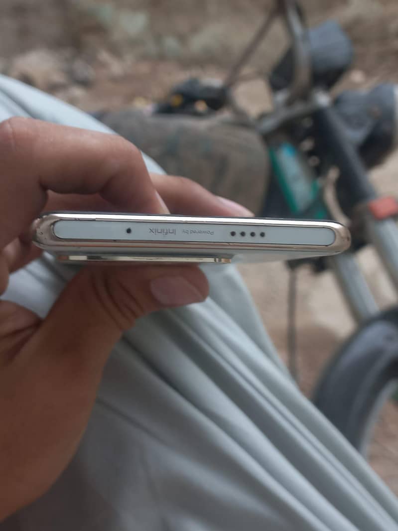 Infinix Zero 30 3
