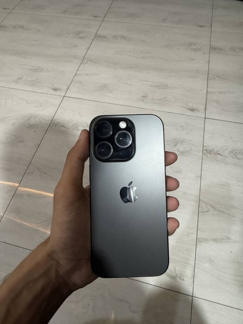 Apple iPhone 16 Pro 0