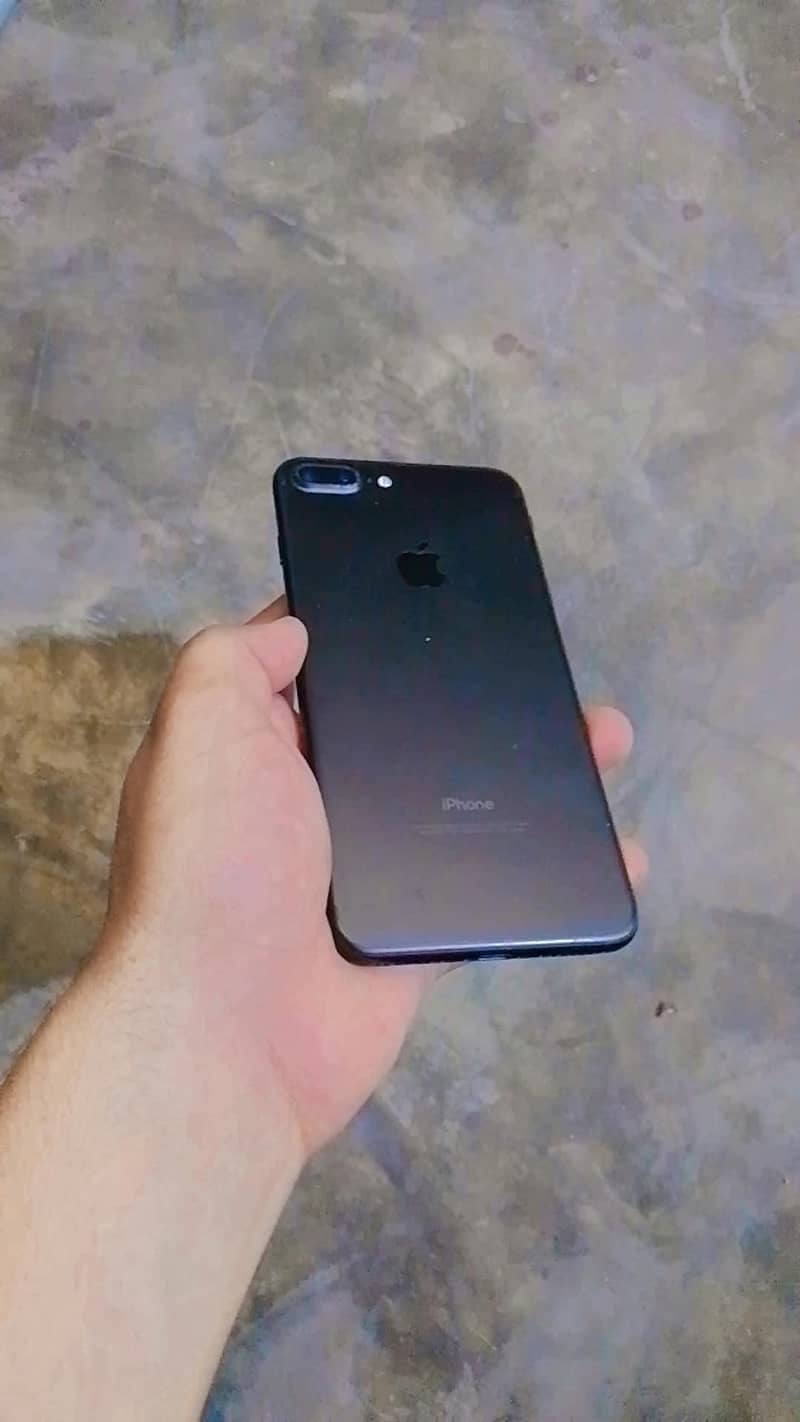 Apple iPhone 7 plus 0