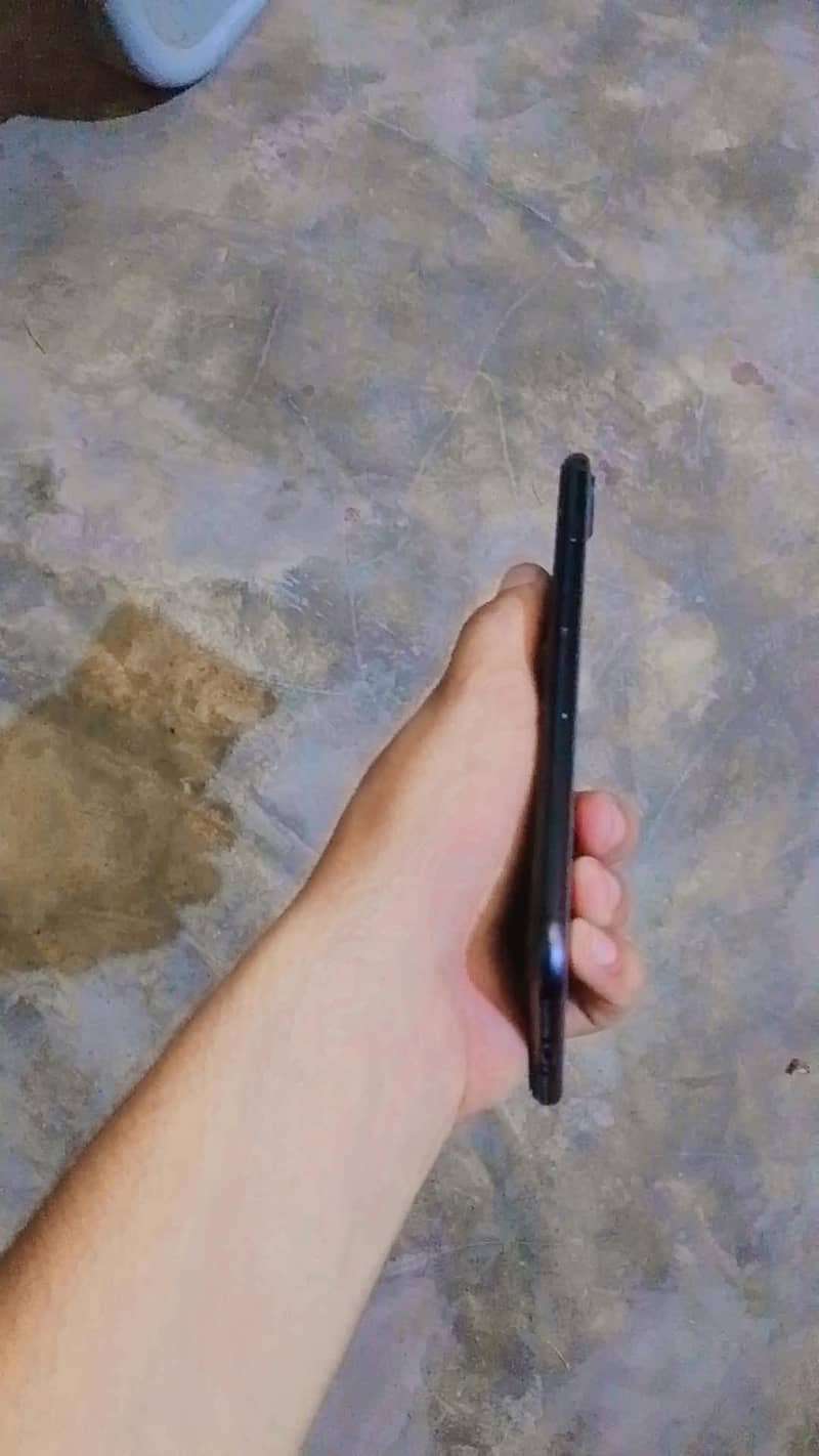 Apple iPhone 7 plus 3
