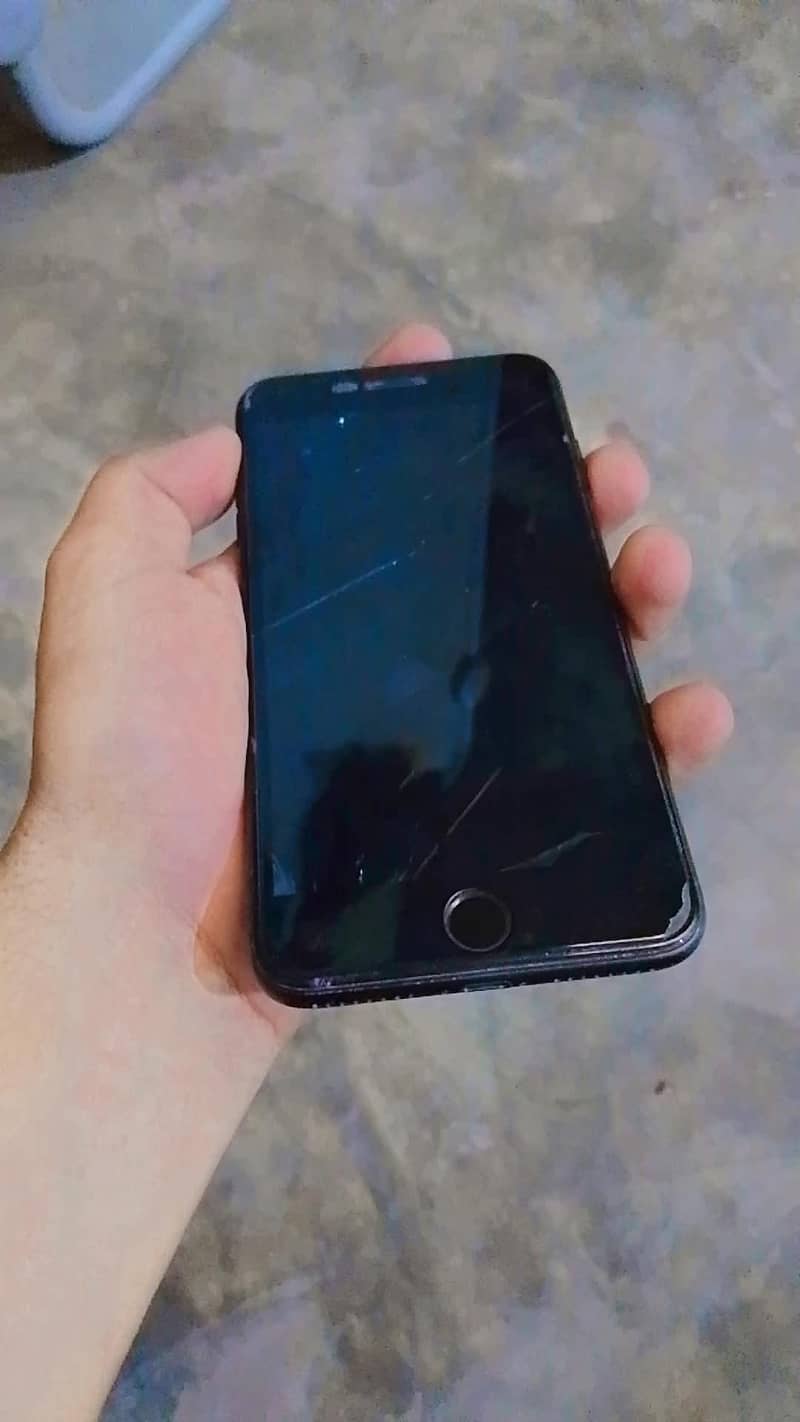 Apple iPhone 7 plus 4