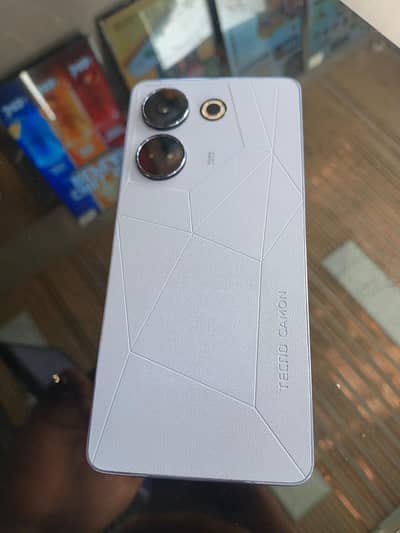 Tecno CAMON 20