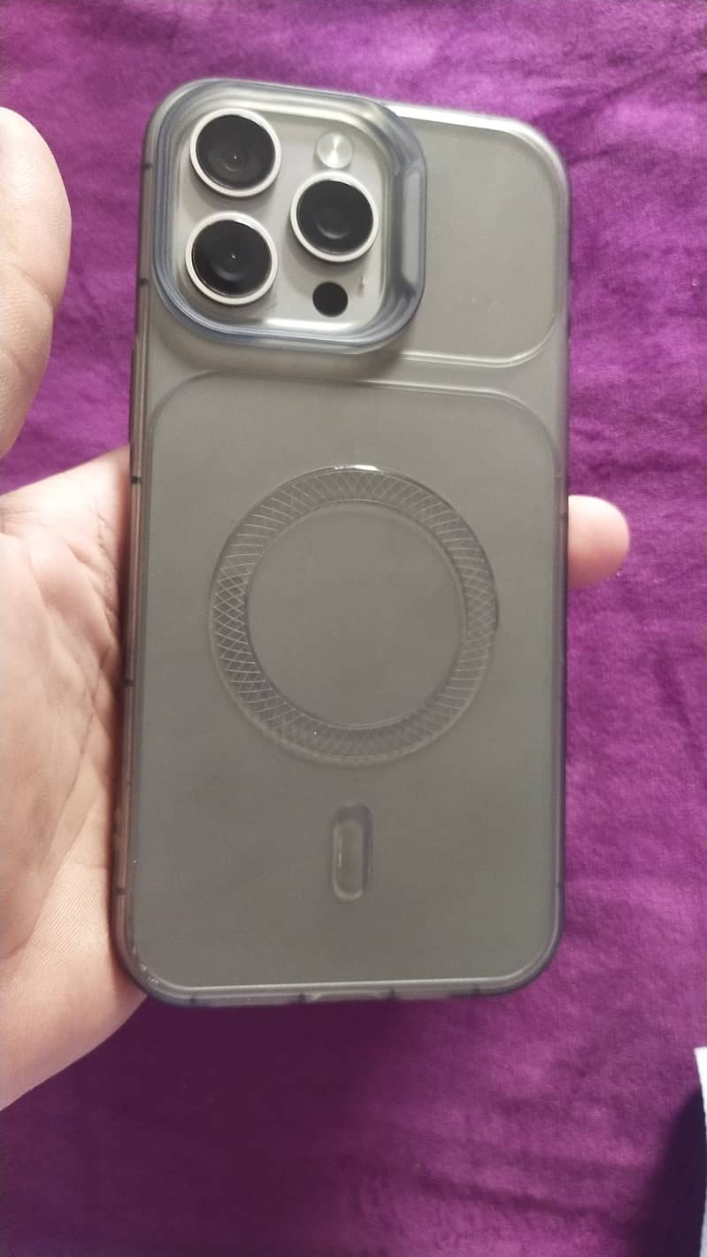 Apple iPhone 15 Pro Max 3