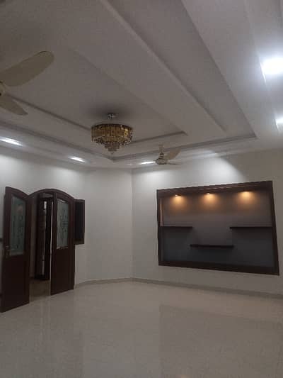 Spacious 4 Bed 4 Bath Home Ideal For Families 1 Kanal Upper Portion In G-10 Is Available