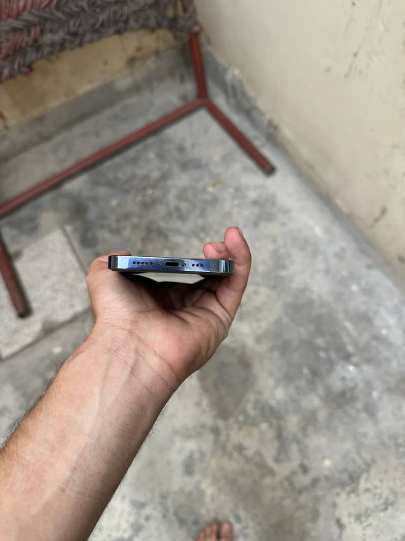 Apple iPhone 13 Pro 3