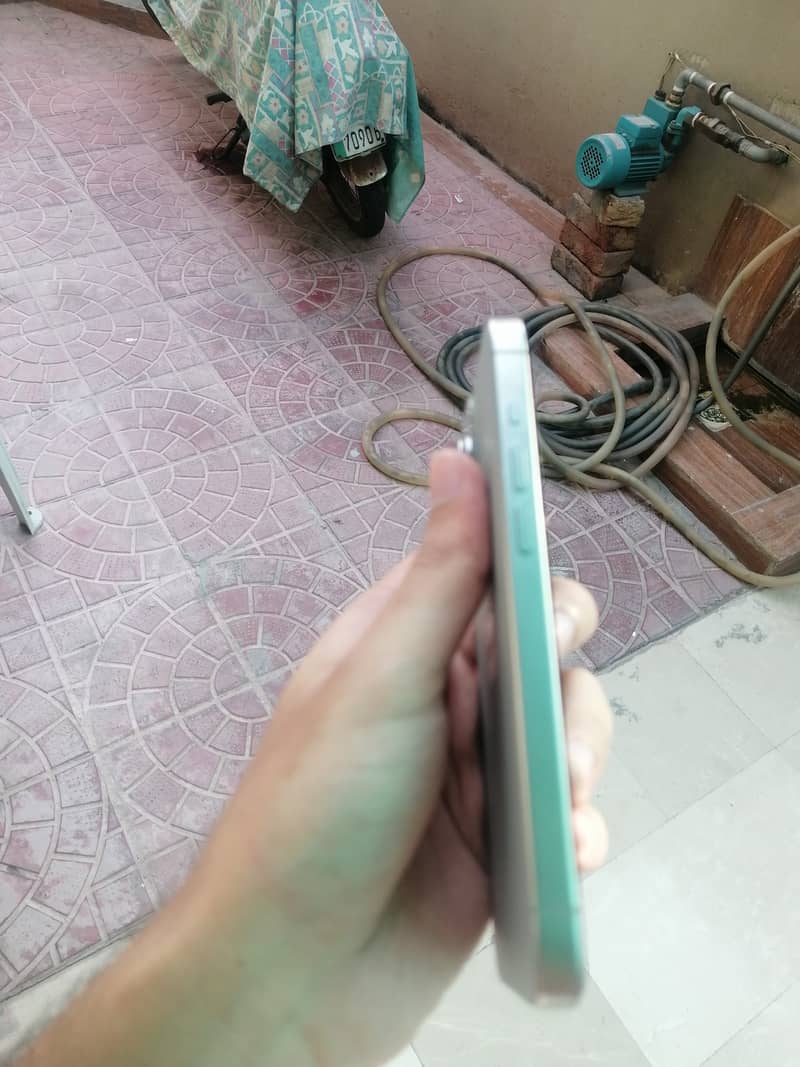 Apple iPhone 15 Pro 8