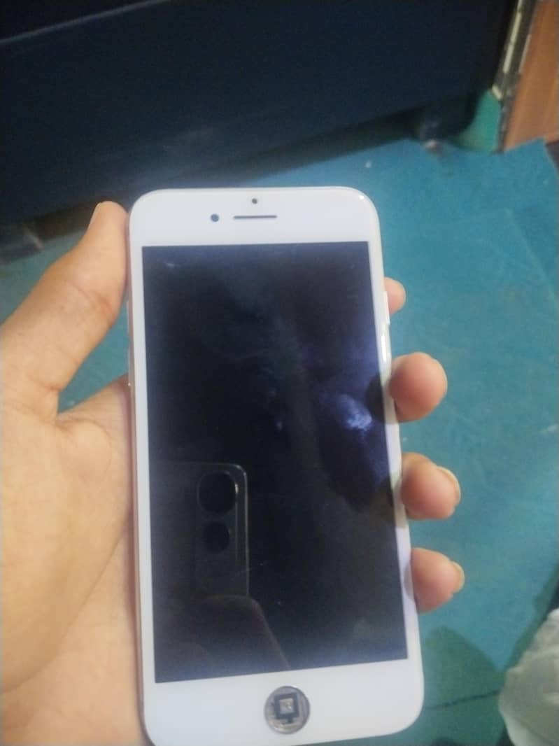 Apple iPhone 7 1