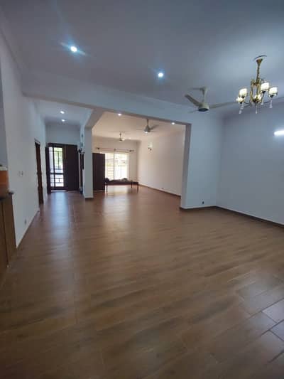 12 Marla House With Solar System Installed | 12 Bedrooms For Rent