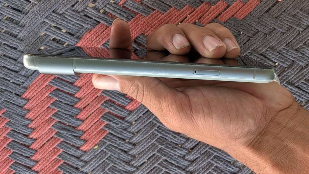 Google Pixel 8 4