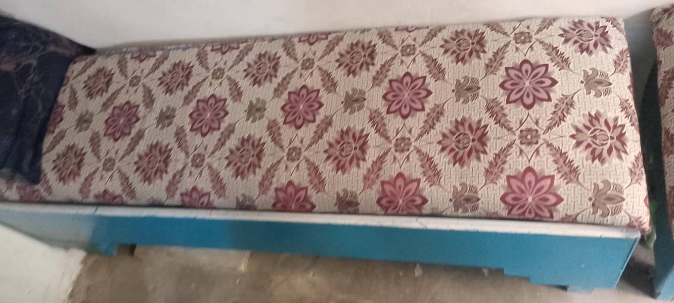 2x sofas To sell 0