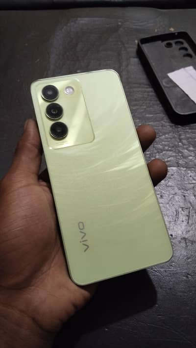 Vivo Y100 urgent sale box charger 100%ok 10 by 10 condition