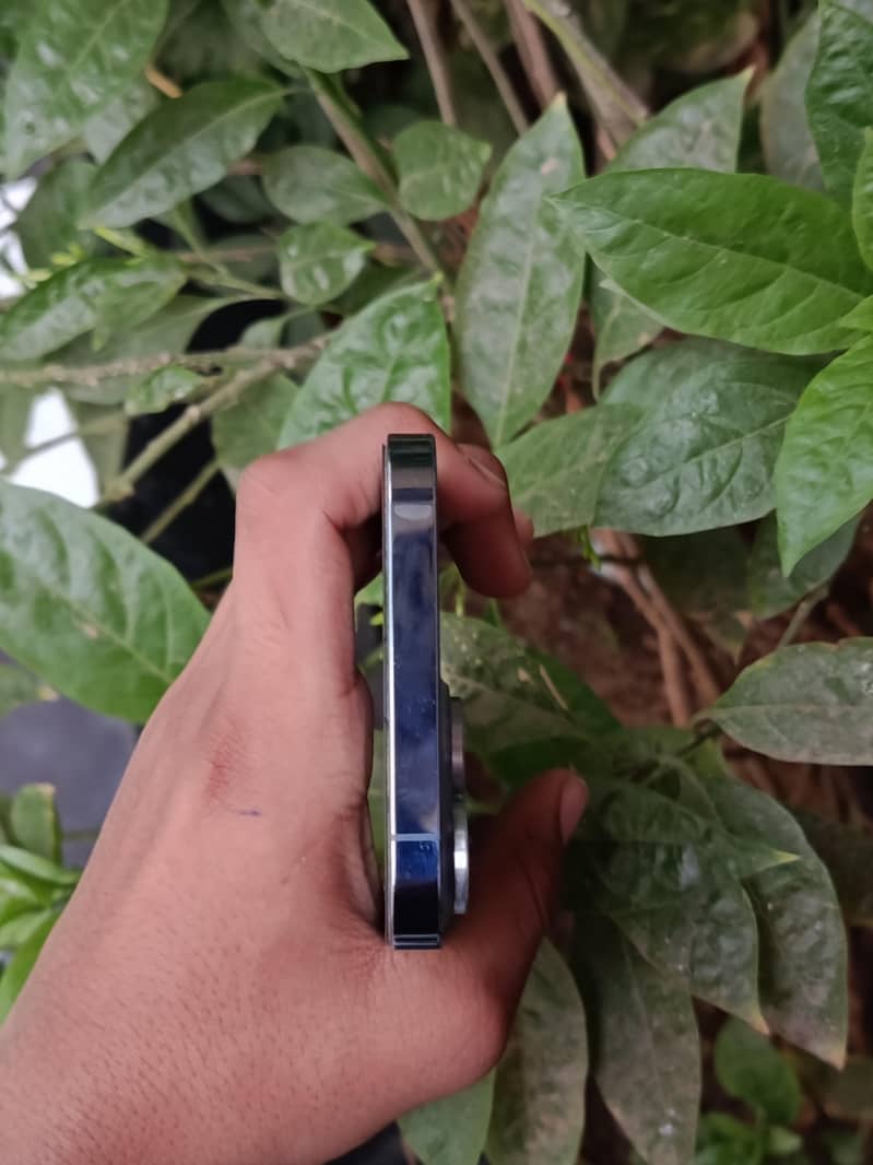 Apple iPhone 13 Pro Max 9