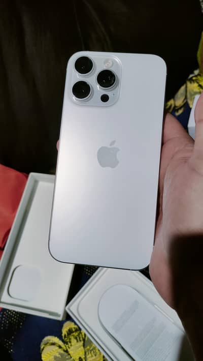 Apple iPhone 16 Pro Max