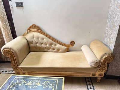 beautiful dewan for sale urgent