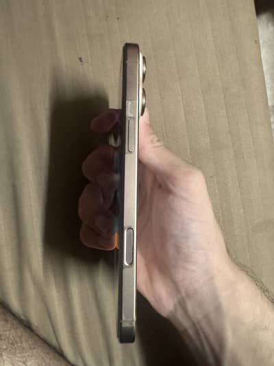 Apple iPhone 16 Pro Max