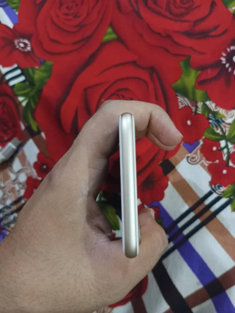 Apple iPhone 7 5