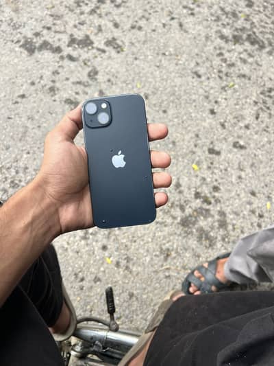 Apple iPhone 13