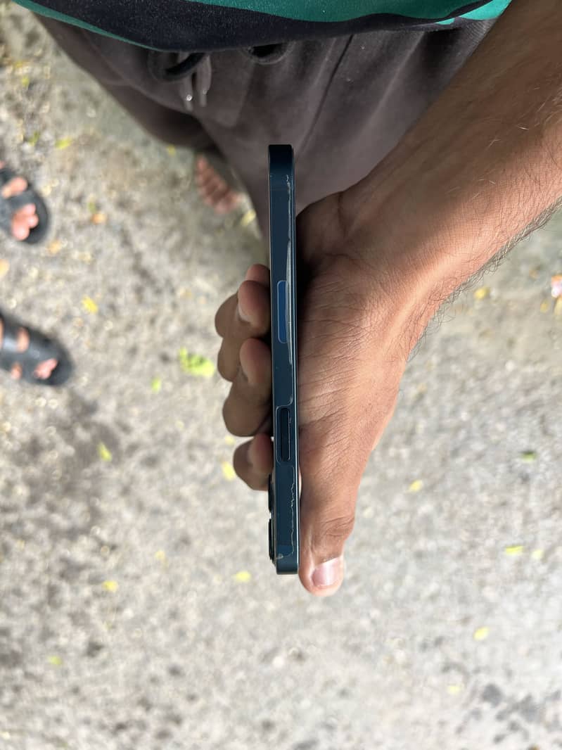 Apple iPhone 13 3
