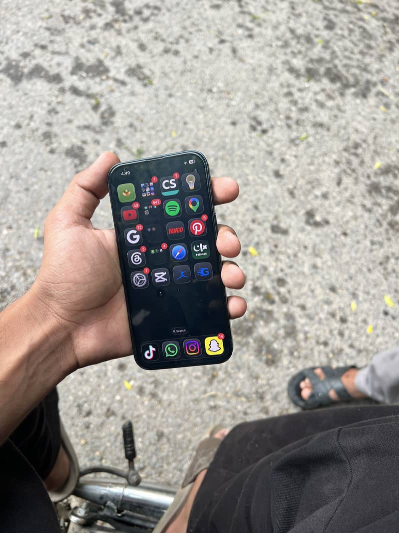Apple iPhone 13 6