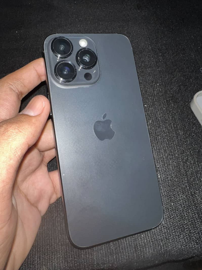 Apple iPhone 15 Pro Max 1