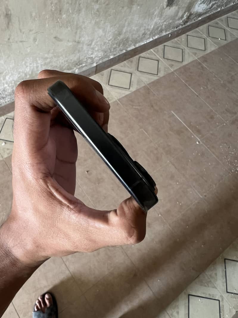 Apple iPhone 15 Pro Max 6