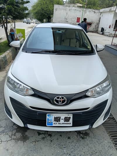Yaris 1.3 MT White Islamabad no