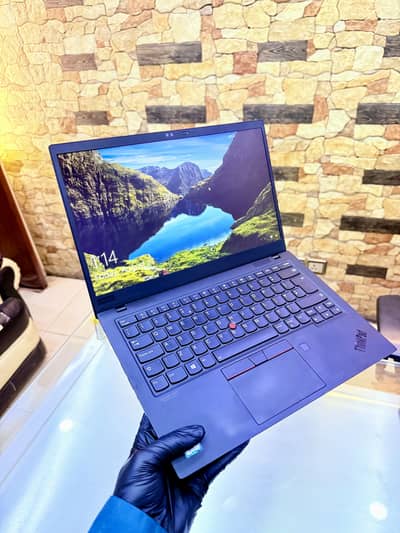 Lenovo X1 Carbon i5 8th Gen Touch Screen Ultra Slim Laptop