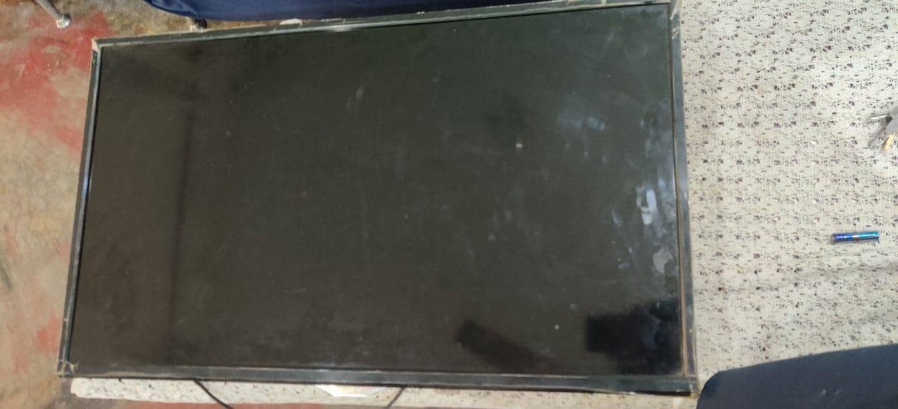 32Inch lcd 4