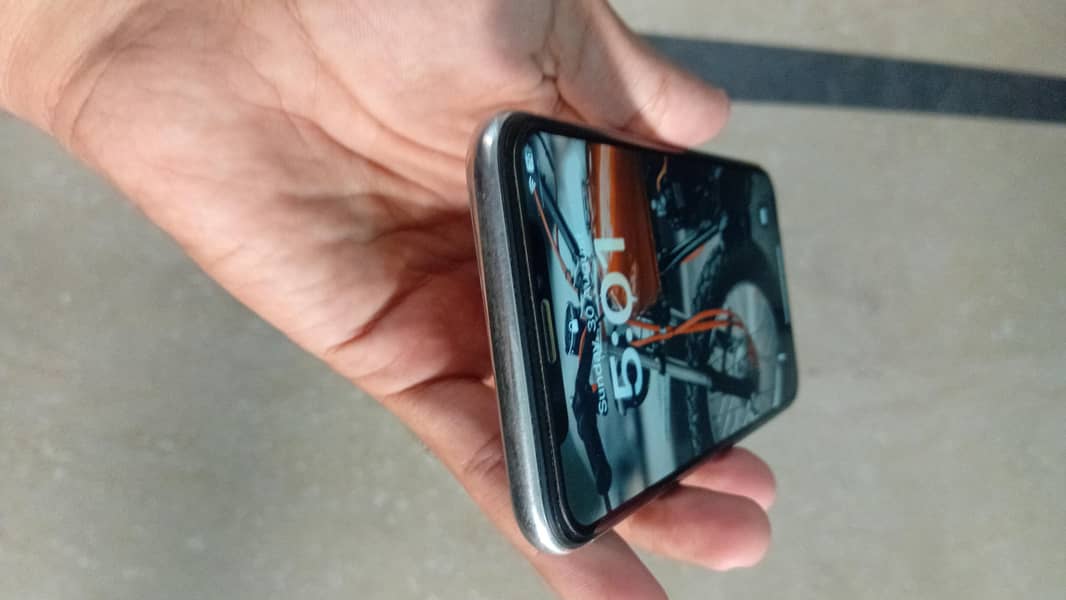 Apple iPhone X 3