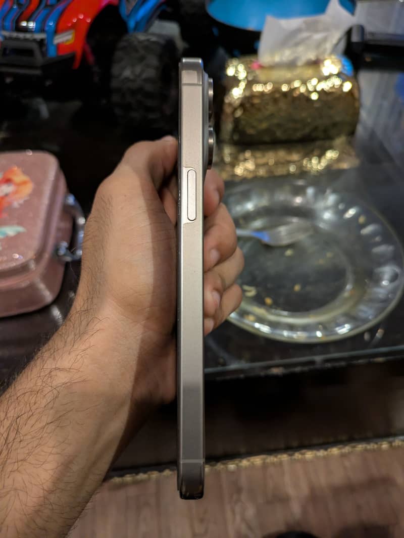 Apple iPhone 15 Pro Max 3