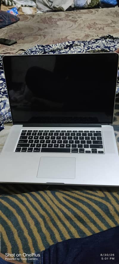 MacBook pro 500GB 16GB