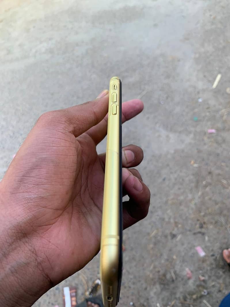 Apple iPhone 11 2